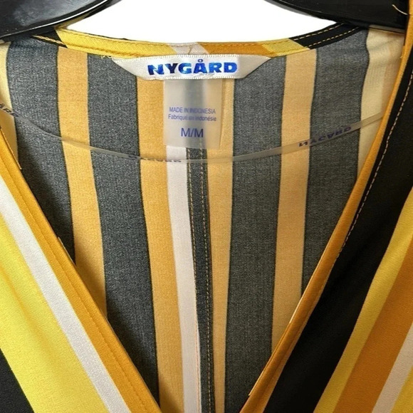 Semi wrap Blouse ,NWT, diagonal striped,flattering,bold,lagenlook ,office siren - Picture 5 of 9